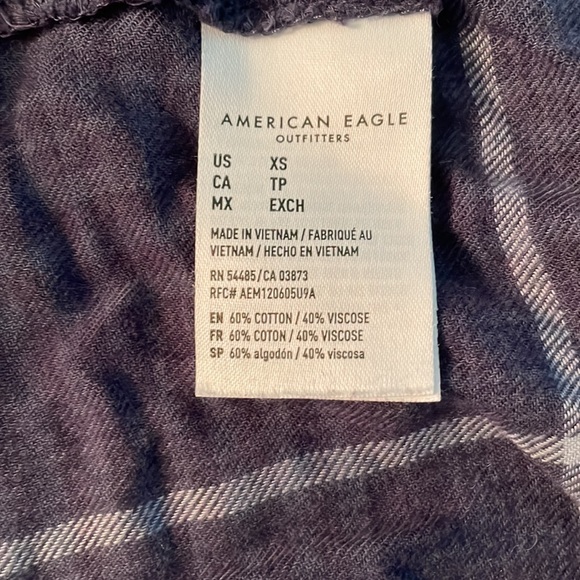 American Eagle Cropped Flannel - Picture 4 of 7